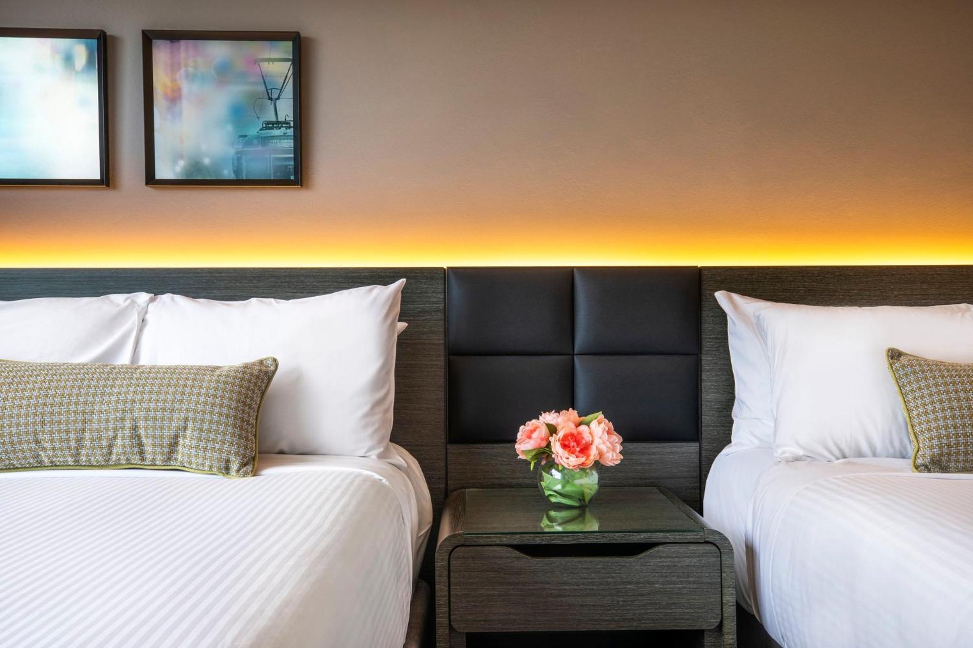 Отель Crowne Plaza Melbourne By Ihg Экстерьер фото