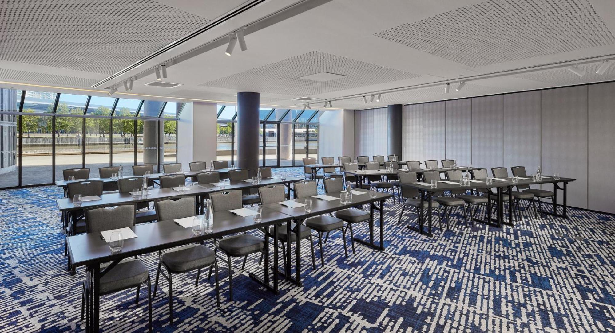 Отель Crowne Plaza Melbourne By Ihg Экстерьер фото